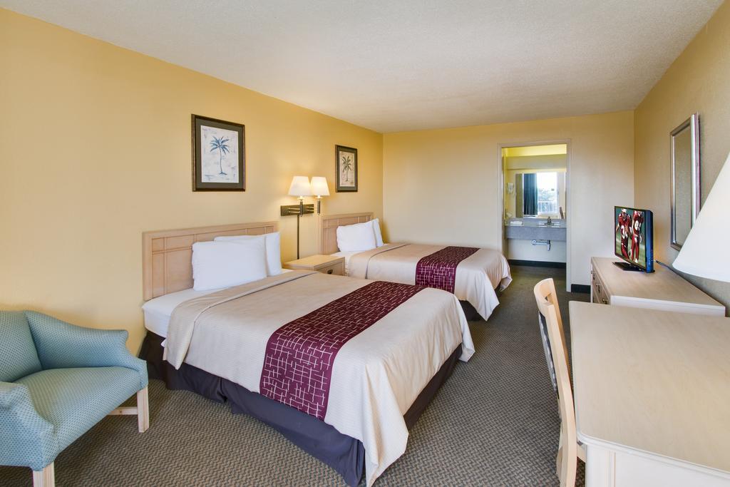 Fairbridge Inn Express Dundee Уинтър Хевън Екстериор снимка