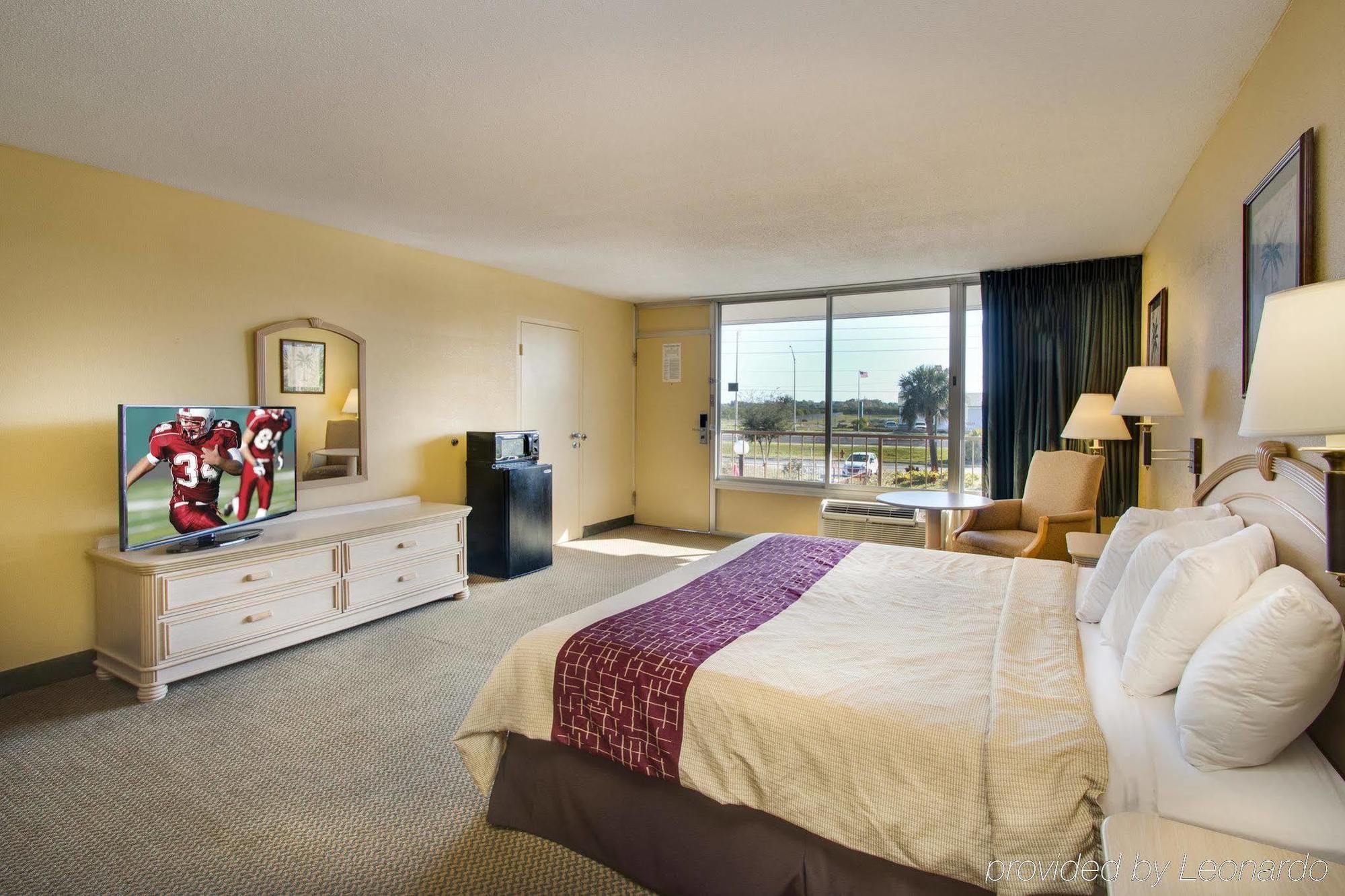 Fairbridge Inn Express Dundee Уинтър Хевън Екстериор снимка