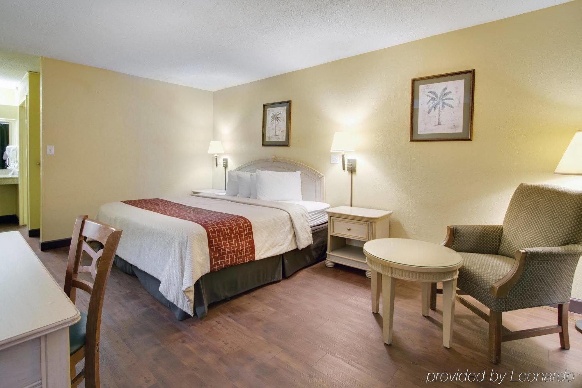 Fairbridge Inn Express Dundee Уинтър Хевън Екстериор снимка
