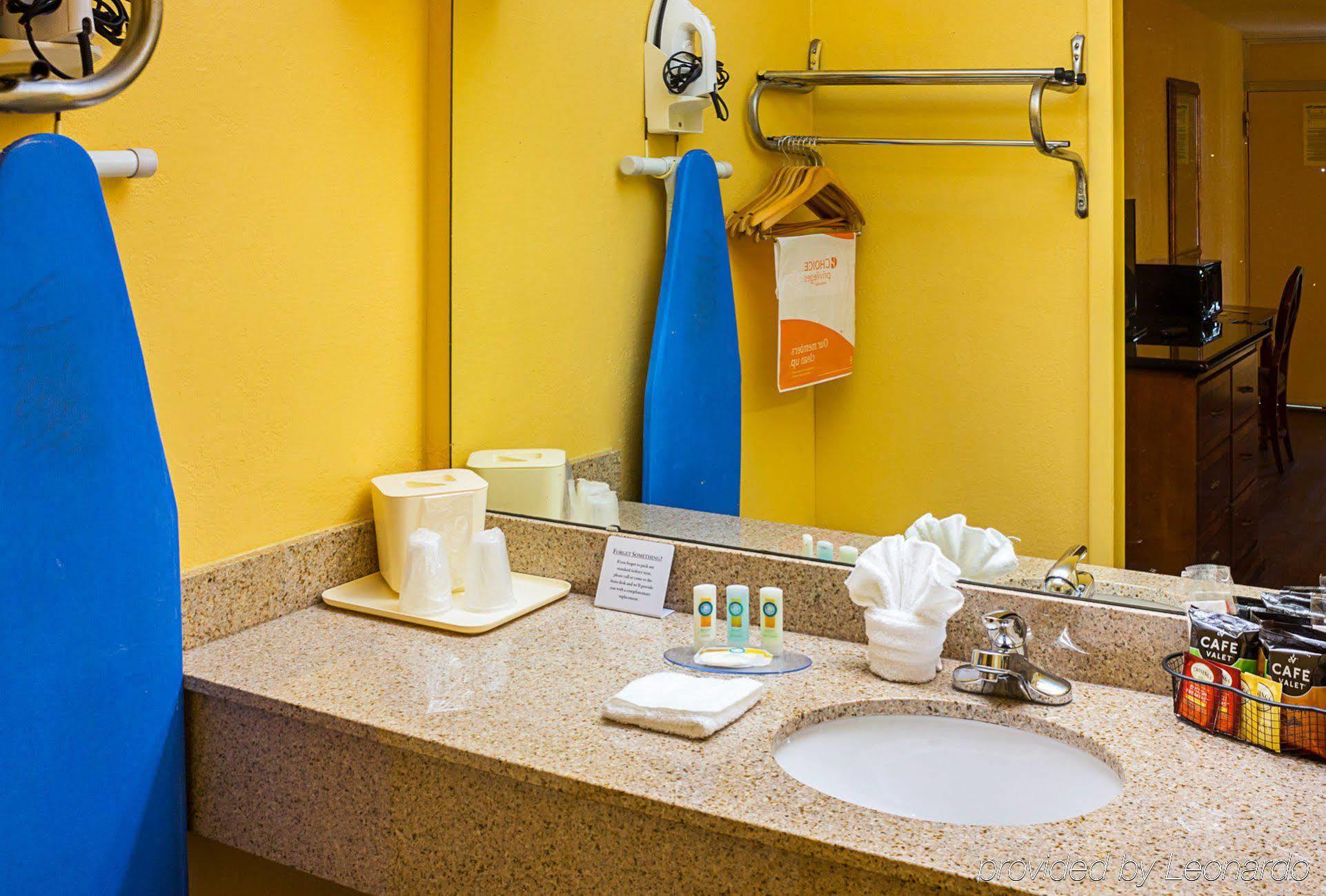 Fairbridge Inn Express Dundee Уинтър Хевън Екстериор снимка