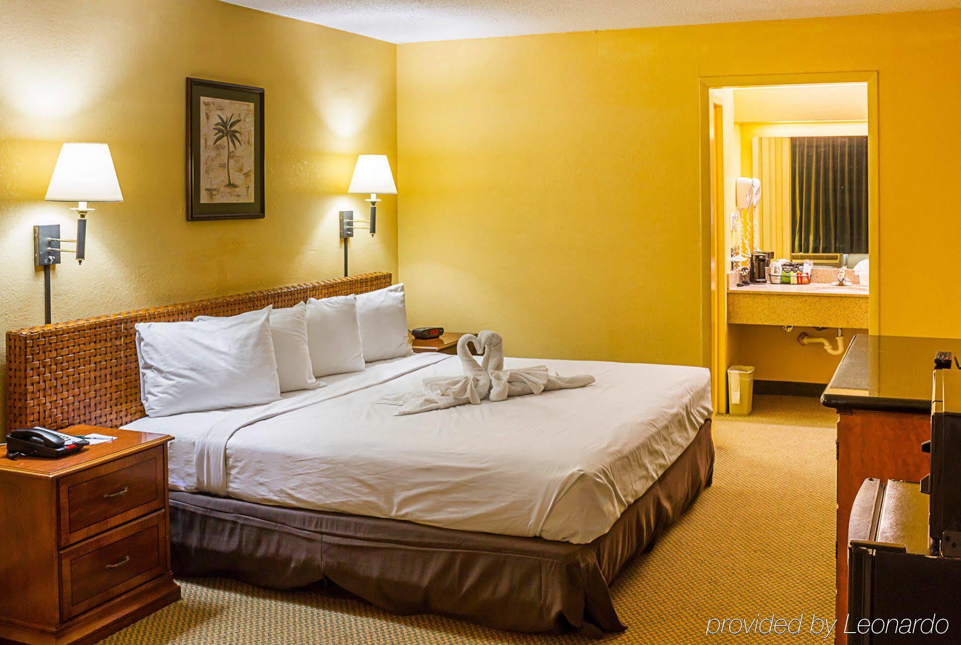 Fairbridge Inn Express Dundee Уинтър Хевън Екстериор снимка