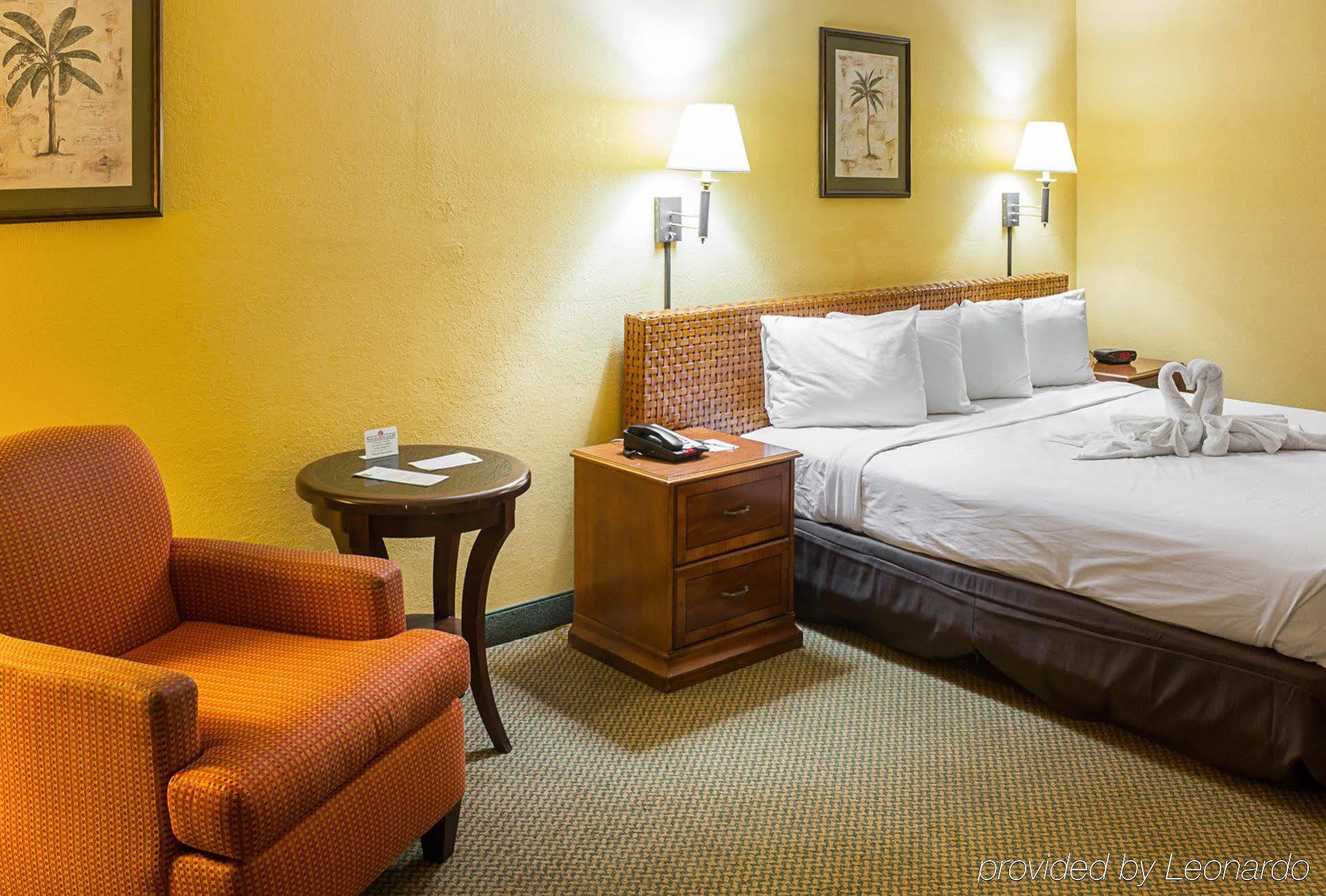 Fairbridge Inn Express Dundee Уинтър Хевън Екстериор снимка