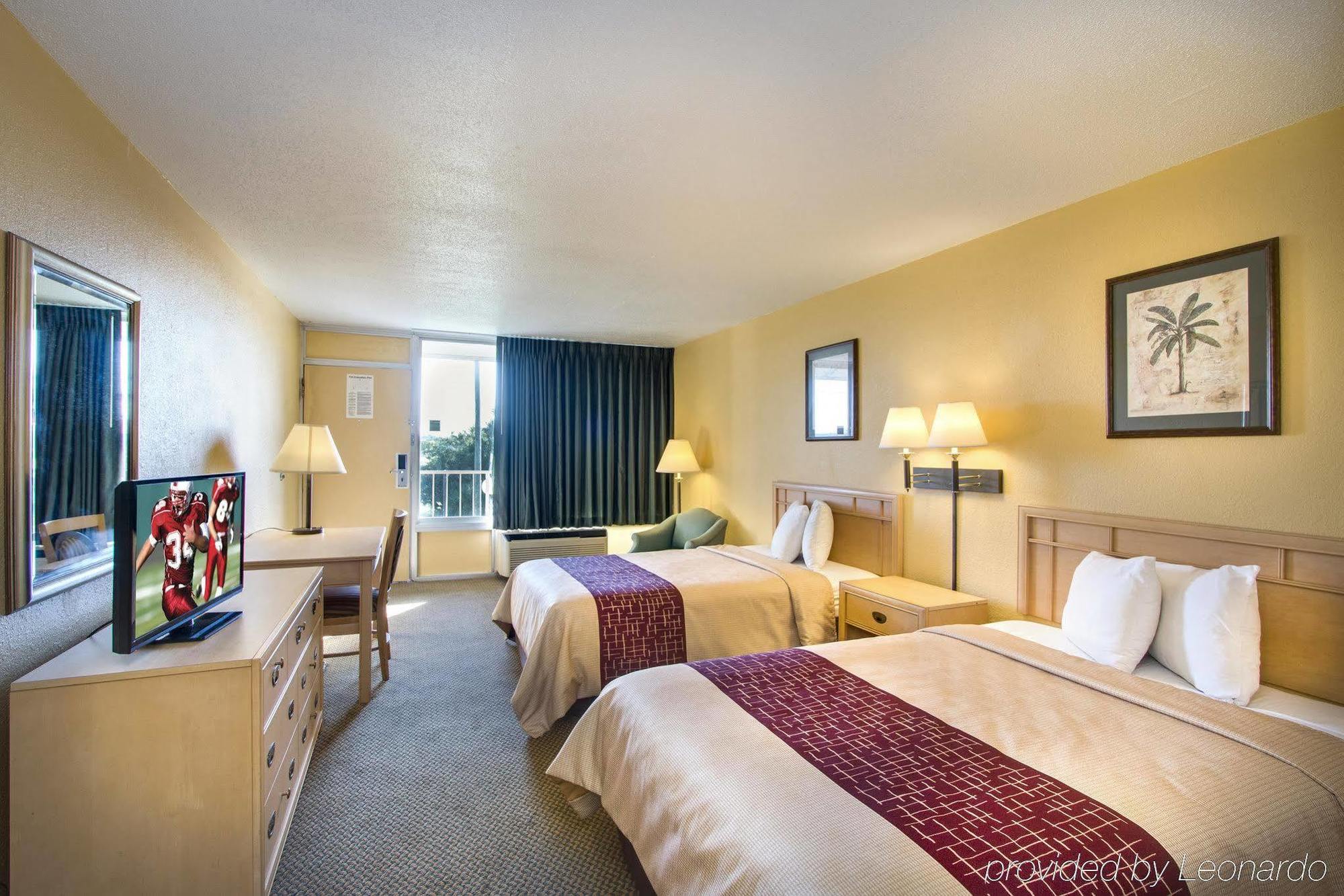 Fairbridge Inn Express Dundee Уинтър Хевън Екстериор снимка