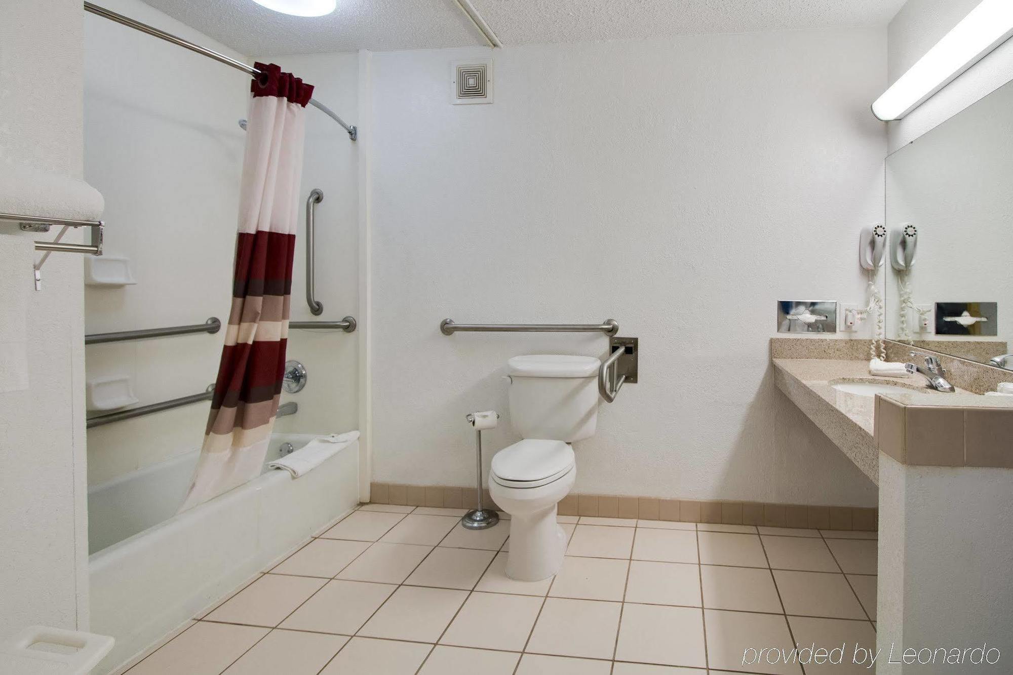 Fairbridge Inn Express Dundee Уинтър Хевън Екстериор снимка
